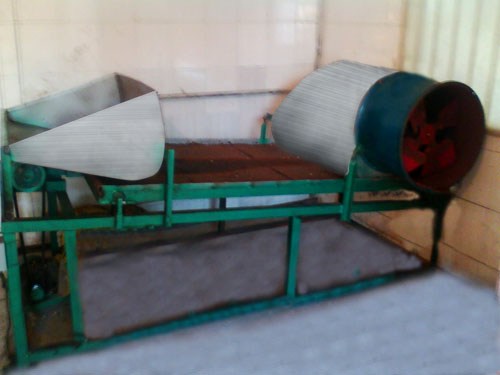 博野果農(nóng)食品有限公司杏仁篩分機使用現(xiàn)場